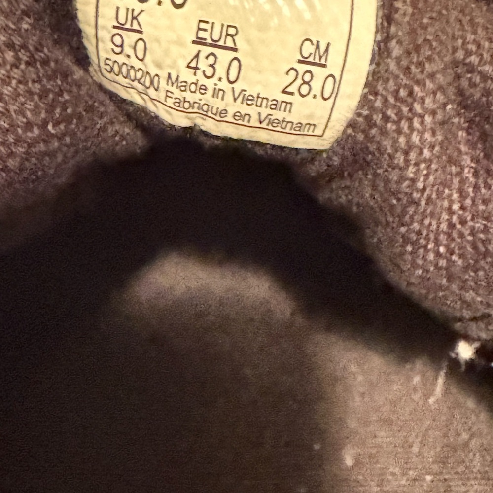 Vans Men's Classic Black and White Sneakers - Picture 3 of 6